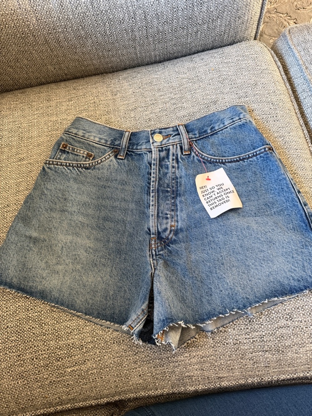NEWTopshop Light Wash High Rise Cutoff Mom Jean Shorts Size 2